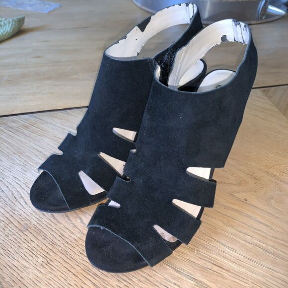 Women’s INC INTERNATIONAL Gretchen Black Faux Suede Peep Toe Heels  Sz 7.5M IMP - Picture 1 of 8